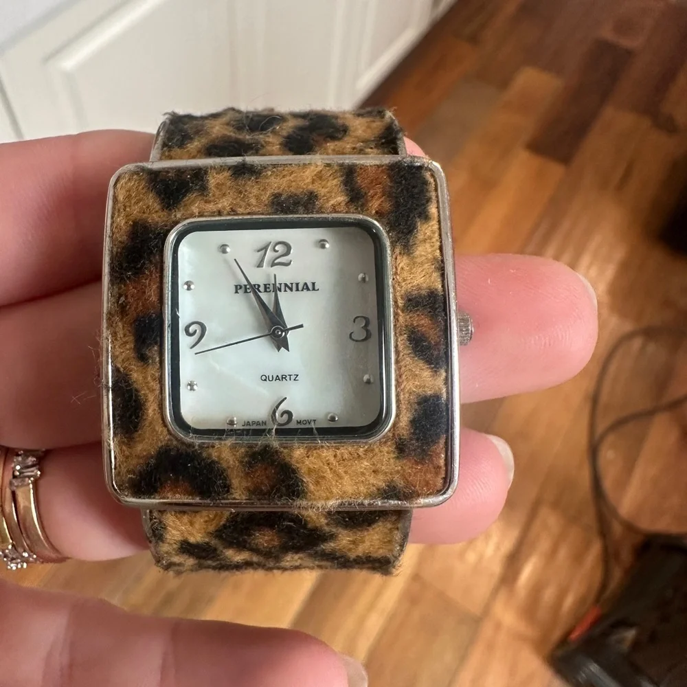 Leopard Print Quartz Watch for women